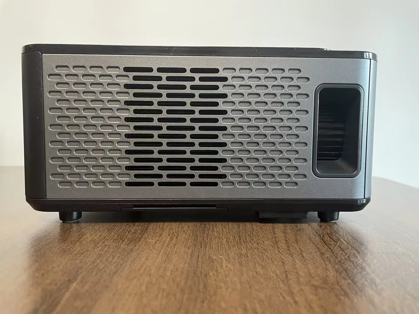 KTM-213267 Portable Wireless Ultra HD Projector for Home Cinema Experience