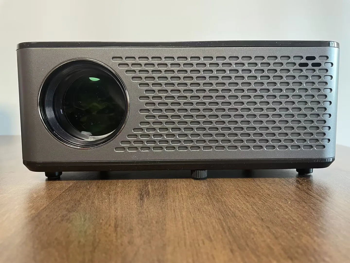 KTM-213267 Portable Wireless Ultra HD Projector for Home Cinema Experience