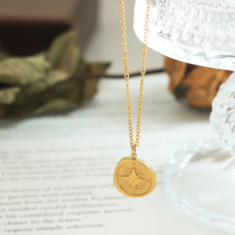 KTM-016467 Fashion 18k Gold Plated Chain Statement Necklace Waterproof Stainless Steel Compass Pendant Necklace for Women Gift