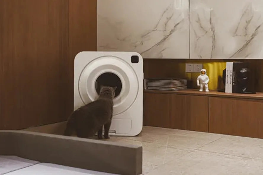 KTM-268115 Intelligent Fully Enclosed Automatic Cat Litter Box with Smart Features